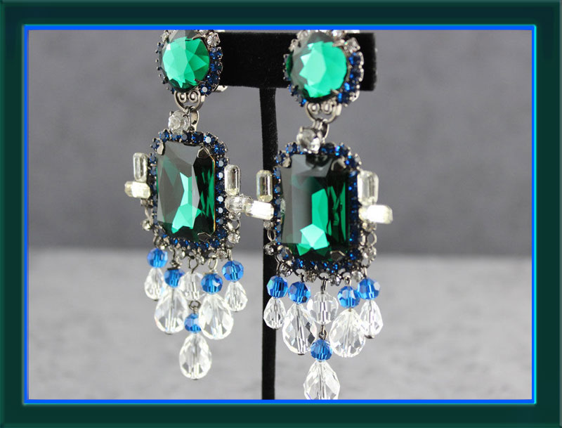 Vrba-Emerald-Green-Dangling-Earrings